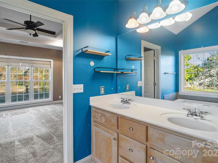 104 Ole Farm Place, Kings Mountain, NC 28086.  MLS# CAR4314744, YatesRealty ID 12150. Primary Bathroom
