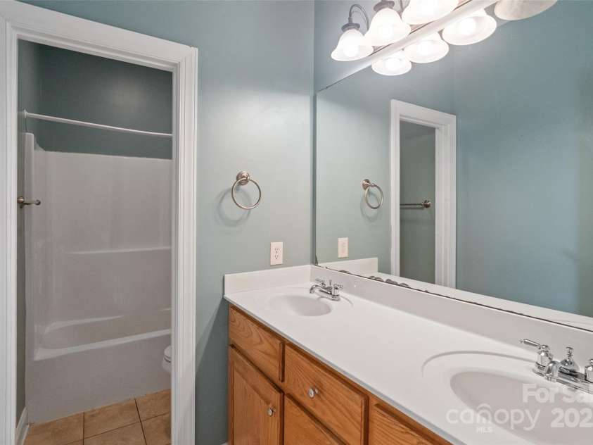104 Ole Farm Place, Kings Mountain, NC 28086.  MLS# CAR4314744, YatesRealty ID 12150. Second Bathroom