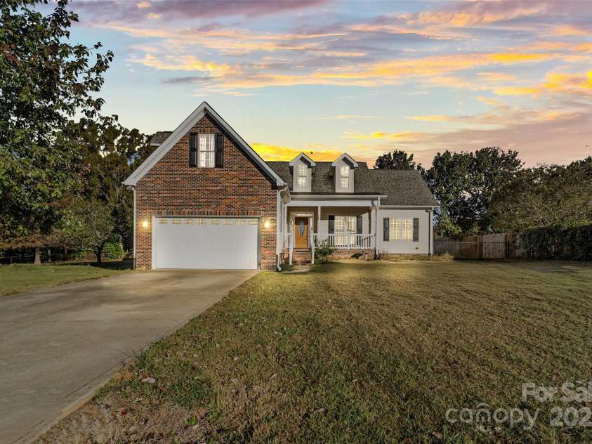 104 Ole Farm Place, Kings Mountain, NC 28086.  MLS# CAR4314744, YatesRealty ID 12150. Welcome Home!