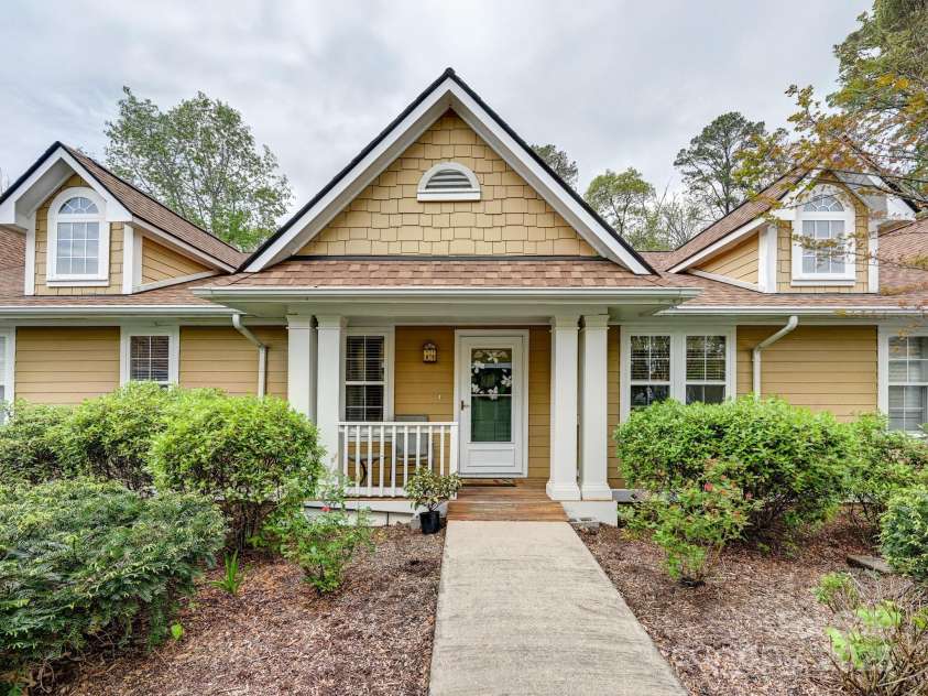 1202 Hyde Park Drive, Asheville, NC 28806.  MLS# CAR4251836, YatesRealty ID 12151. 