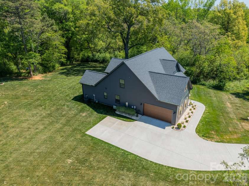 5201 Meadowland Parkway, Monroe, NC 28112.  MLS# CAR4364272, YatesRealty ID 12151. 