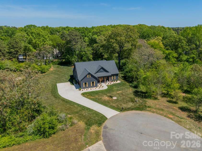 5201 Meadowland Parkway, Monroe, NC 28112.  MLS# CAR4364272, YatesRealty ID 12151. 