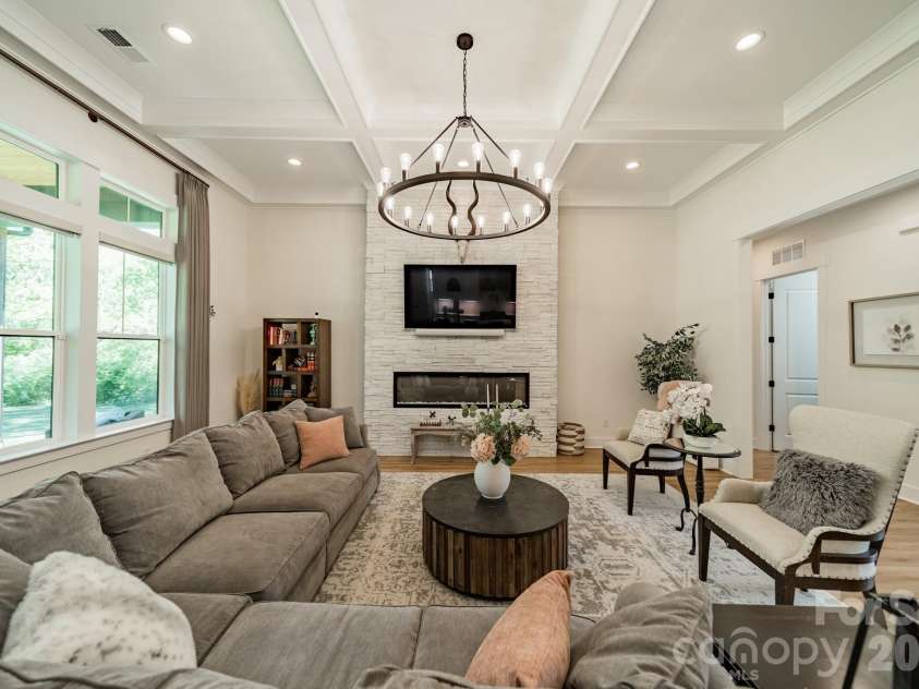 5201 Meadowland Parkway, Monroe, NC 28112.  MLS# CAR4364272, YatesRealty ID 12151. Great Room