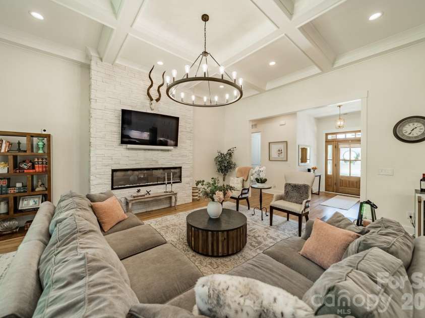 5201 Meadowland Parkway, Monroe, NC 28112.  MLS# CAR4364272, YatesRealty ID 12151. Great Room