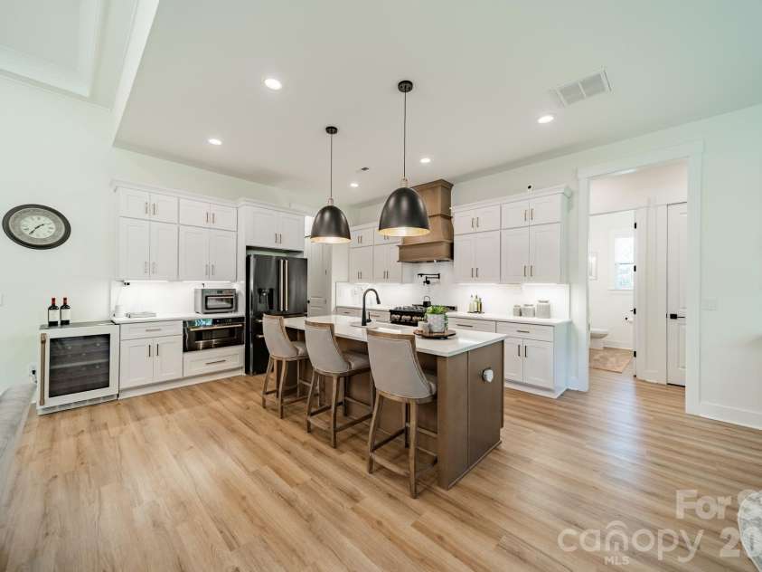 5201 Meadowland Parkway, Monroe, NC 28112.  MLS# CAR4364272, YatesRealty ID 12151. Kitchen