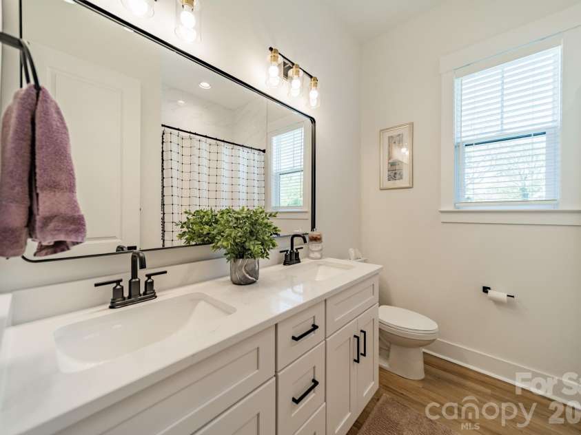 5201 Meadowland Parkway, Monroe, NC 28112.  MLS# CAR4364272, YatesRealty ID 12151. Main Floor Full Bathroom