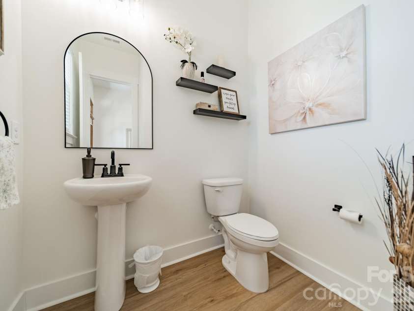 5201 Meadowland Parkway, Monroe, NC 28112.  MLS# CAR4364272, YatesRealty ID 12151. Main Floor Powder Room