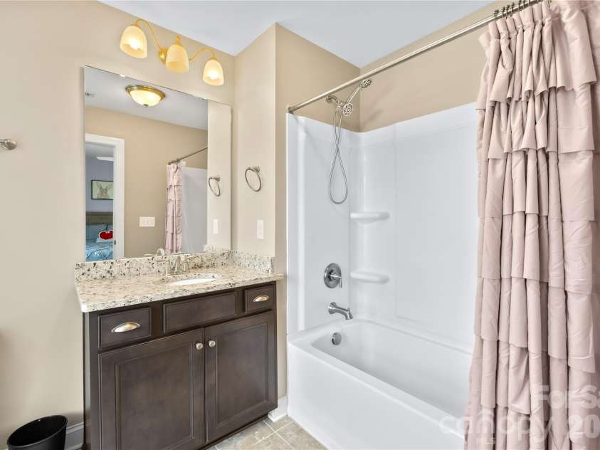 7682 Lazy Hollow Lane, Denver, NC 28037.  MLS# CAR4359740, YatesRealty ID 12152. 