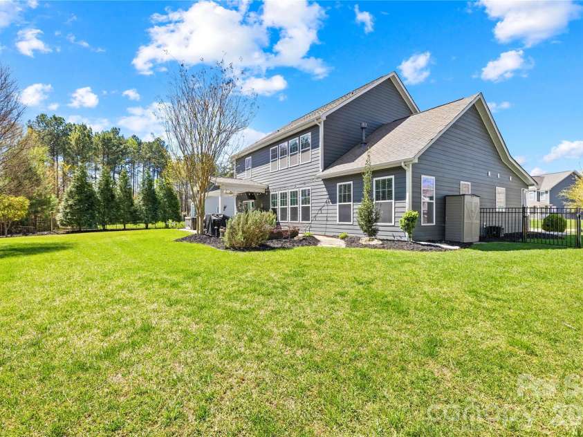 7682 Lazy Hollow Lane, Denver, NC 28037.  MLS# CAR4359740, YatesRealty ID 12152. 