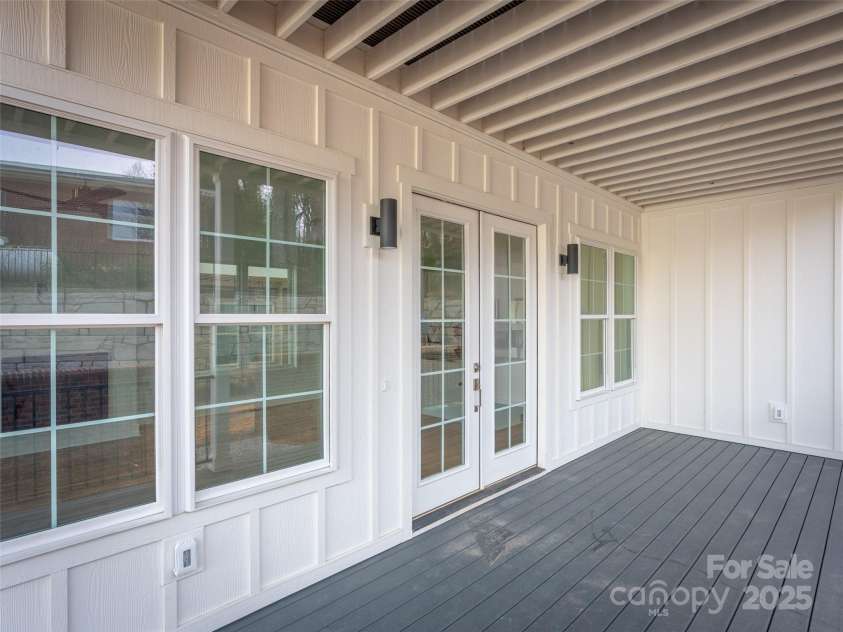 36 Skyvue Court, Saluda, NC 28773.  MLS# CAR4199719, YatesRealty ID 12153. 