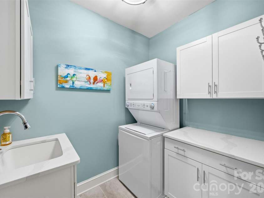 5016 Corrigan Court, Charlotte, NC 28277.  MLS# CAR4365403, YatesRealty ID 12154. 