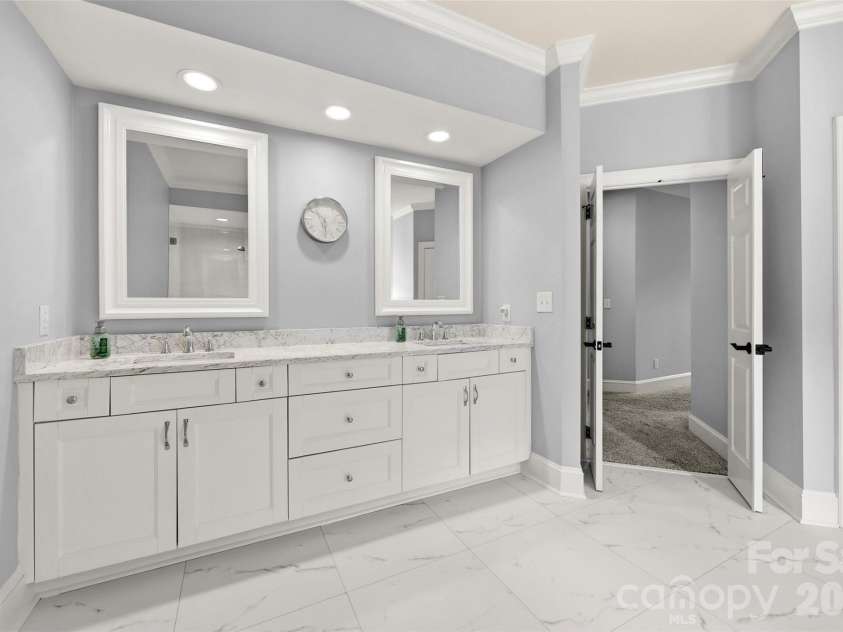 5016 Corrigan Court, Charlotte, NC 28277.  MLS# CAR4365403, YatesRealty ID 12154. 