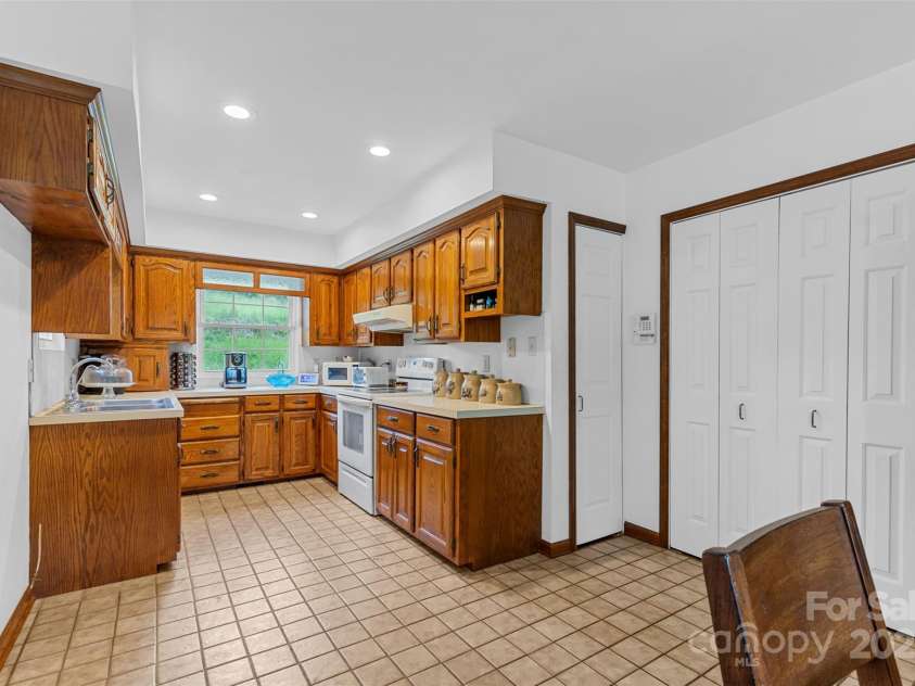 7507 Waxhaw Creek Road, Waxhaw, NC 28173.  MLS# CAR4156566, YatesRealty ID 12156. 