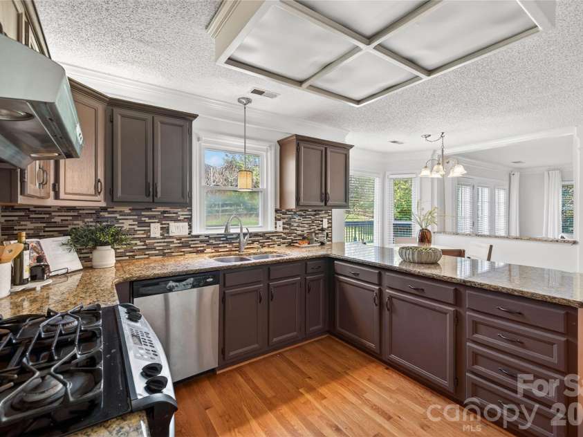 10807 Summitt Tree Court, Charlotte, NC 28277.  MLS# CAR4359632, YatesRealty ID 12157. 