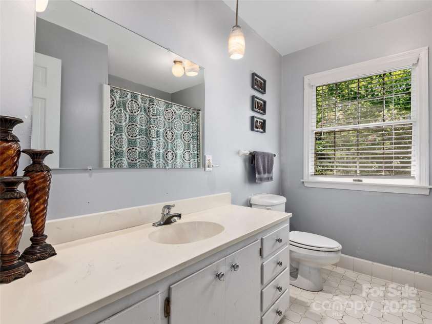 214 Heathcote Road, Hendersonville, NC 28791.  MLS# CAR4257655, YatesRealty ID 12159. 