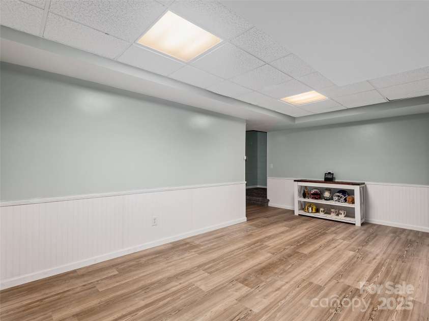 214 Heathcote Road, Hendersonville, NC 28791.  MLS# CAR4257655, YatesRealty ID 12159. 