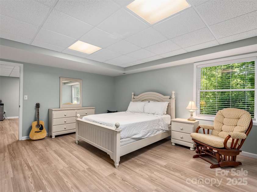 214 Heathcote Road, Hendersonville, NC 28791.  MLS# CAR4257655, YatesRealty ID 12159. 