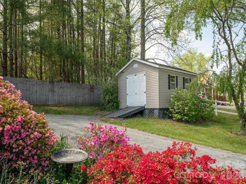 5 Pottery Terrace Trail, Flat Rock, NC 28731.  MLS# CAR4370598, YatesRealty ID 12159. 