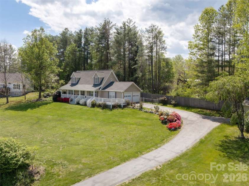 5 Pottery Terrace Trail, Flat Rock, NC 28731.  MLS# CAR4370598, YatesRealty ID 12159. 