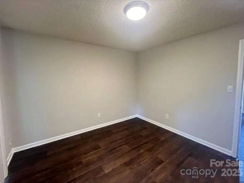 1090 7th Avenue, Hickory, NC 28601.  MLS# CAR4329868, YatesRealty ID 1216. 