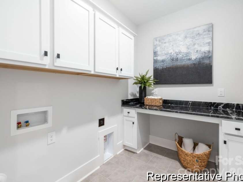 147 Borders Street, Statesville, NC 28677.  MLS# CAR4341771, YatesRealty ID 1216. 