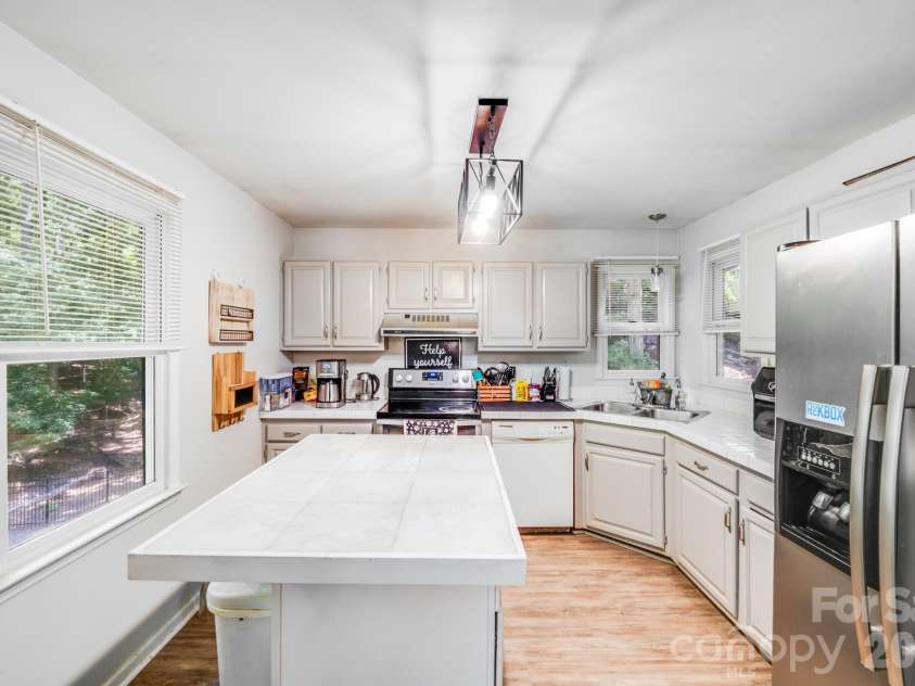 2116 Bon Villa Way, Fort Mill, SC 29708.  MLS# CAR4275082, YatesRealty ID 12160. 