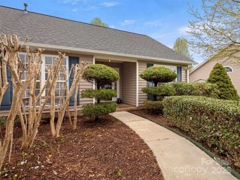 135 Sunberry Trail, Fletcher, NC 28732.  MLS# CAR4242779, YatesRealty ID 12161. 