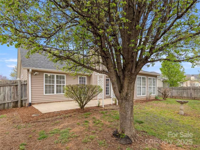 135 Sunberry Trail, Fletcher, NC 28732.  MLS# CAR4242779, YatesRealty ID 12161. 