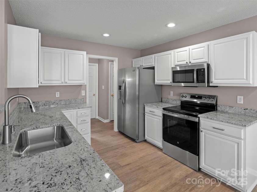 135 Sunberry Trail, Fletcher, NC 28732.  MLS# CAR4242779, YatesRealty ID 12161. 