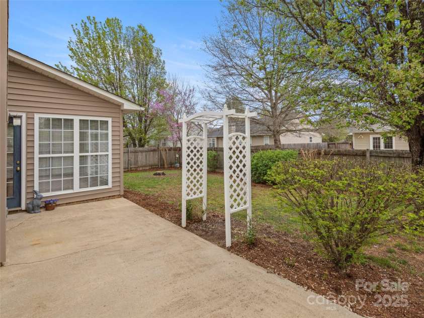 135 Sunberry Trail, Fletcher, NC 28732.  MLS# CAR4242779, YatesRealty ID 12161. 