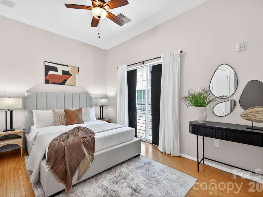 279 McDonald Avenue, Charlotte, NC 28203.  MLS# CAR4346355, YatesRealty ID 12161. 
