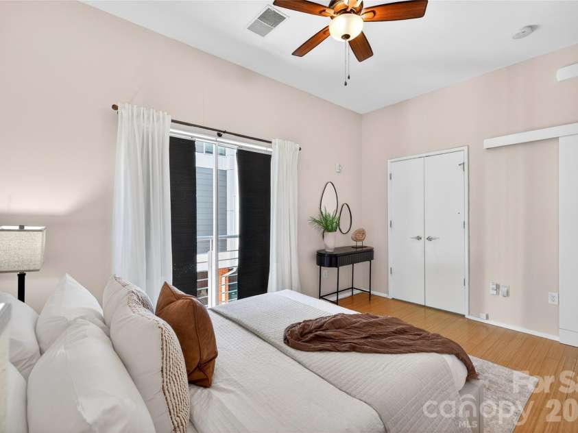 279 McDonald Avenue, Charlotte, NC 28203.  MLS# CAR4346355, YatesRealty ID 12161. 