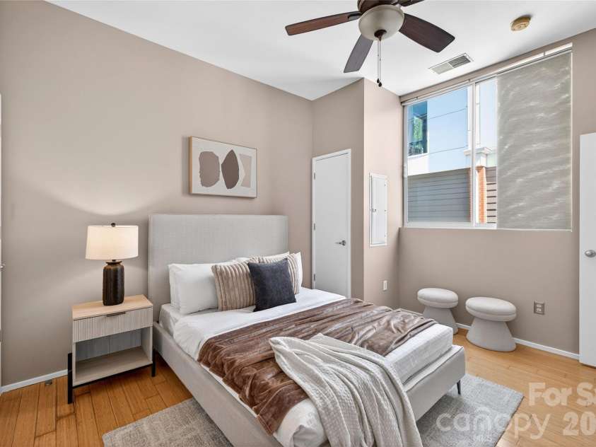 279 McDonald Avenue, Charlotte, NC 28203.  MLS# CAR4346355, YatesRealty ID 12161. 