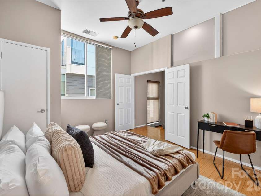 279 McDonald Avenue, Charlotte, NC 28203.  MLS# CAR4346355, YatesRealty ID 12161. 