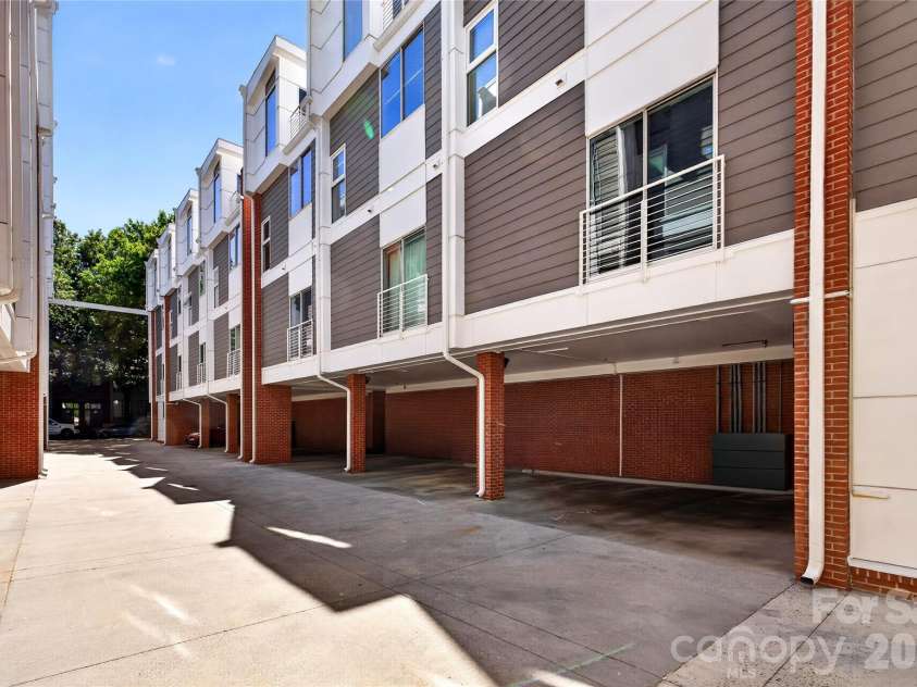 279 McDonald Avenue, Charlotte, NC 28203.  MLS# CAR4346355, YatesRealty ID 12161. 
