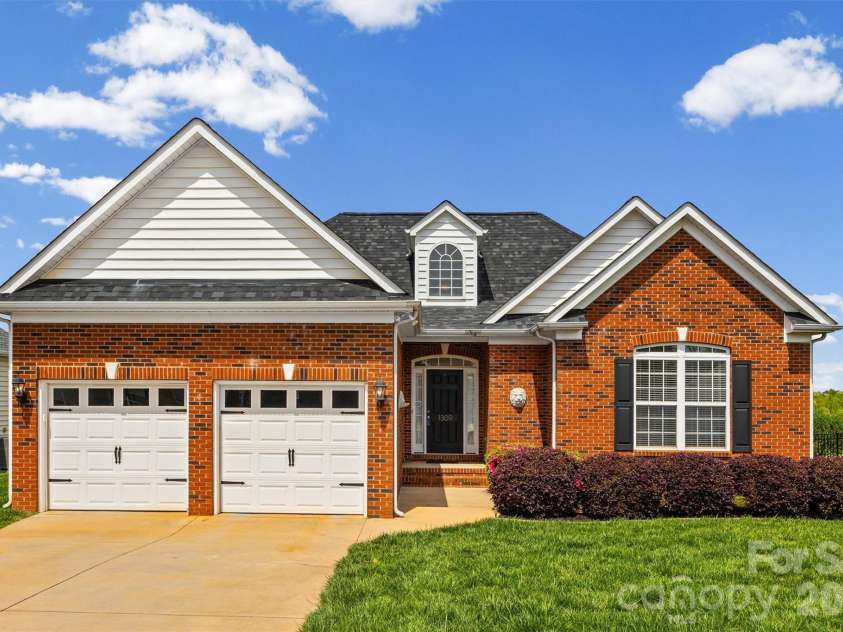 1309 Plantation Hills Drive, Rock Hill, SC 29732.  MLS# CAR4368205, YatesRealty ID 12162. 