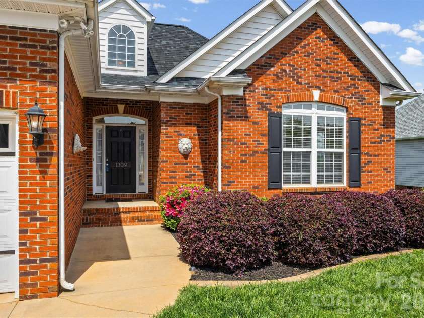 1309 Plantation Hills Drive, Rock Hill, SC 29732.  MLS# CAR4368205, YatesRealty ID 12162. 