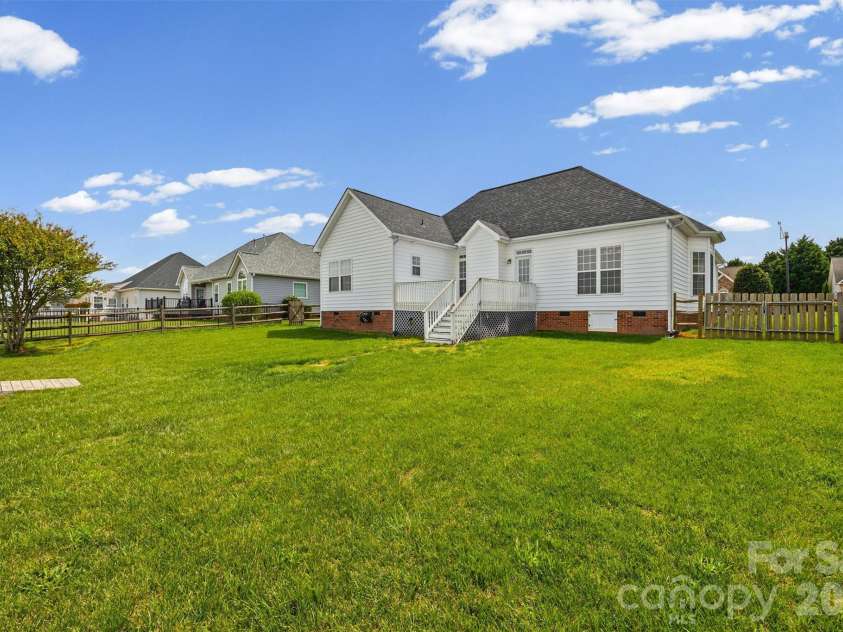 1309 Plantation Hills Drive, Rock Hill, SC 29732.  MLS# CAR4368205, YatesRealty ID 12162. 