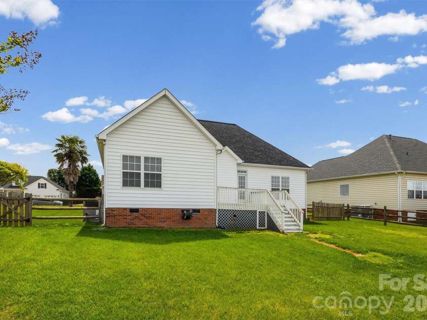 1309 Plantation Hills Drive, Rock Hill, SC 29732.  MLS# CAR4368205, YatesRealty ID 12162. 