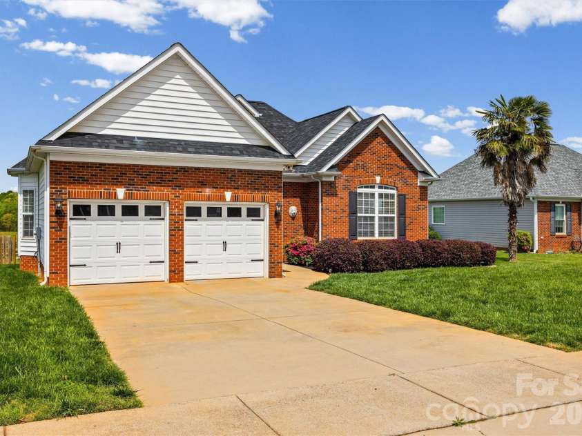 1309 Plantation Hills Drive, Rock Hill, SC 29732.  MLS# CAR4368205, YatesRealty ID 12162. 