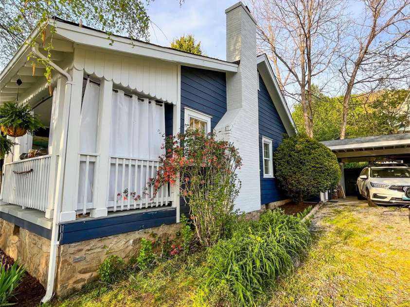 271 Brook Street, Waynesville, NC 28786.  MLS# CAR4308522, YatesRealty ID 12162. 