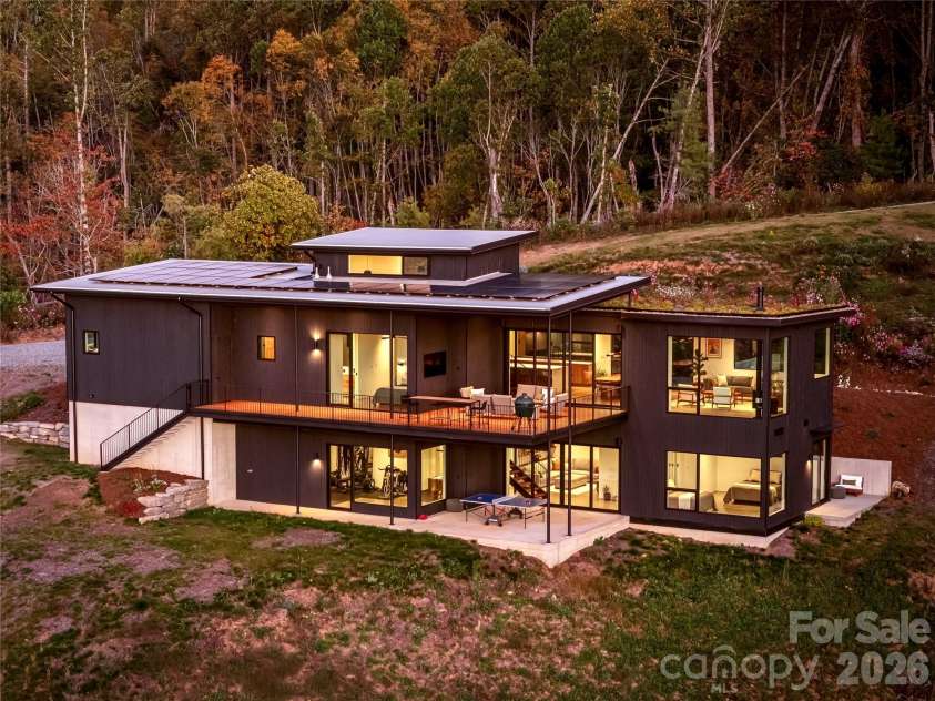 122 Elk Wallow Trail, Asheville, NC 28804.  MLS# CAR4368540, YatesRealty ID 12163. 
