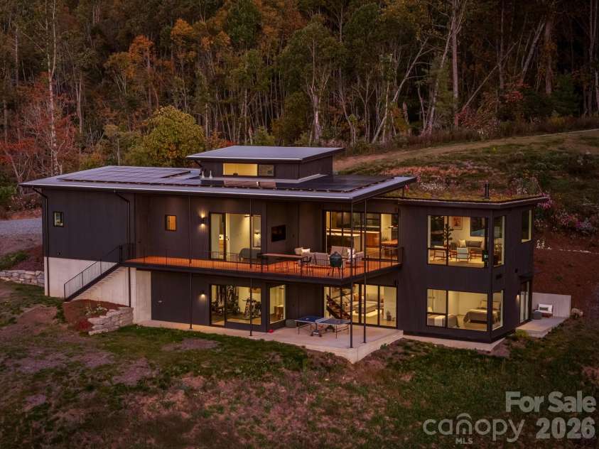 122 Elk Wallow Trail, Asheville, NC 28804.  MLS# CAR4381223, YatesRealty ID 12163. 