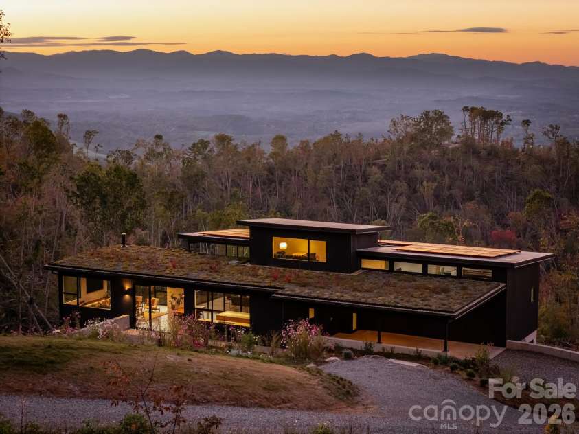 122 Elk Wallow Trail, Asheville, NC 28804.  MLS# CAR4381223, YatesRealty ID 12163. 