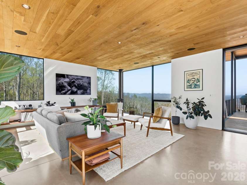 122 Elk Wallow Trail, Asheville, NC 28804.  MLS# CAR4381223, YatesRealty ID 12163. 