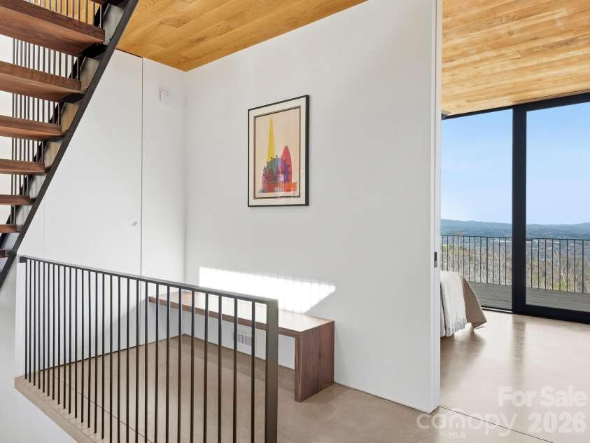 122 Elk Wallow Trail, Asheville, NC 28804.  MLS# CAR4381223, YatesRealty ID 12163. 