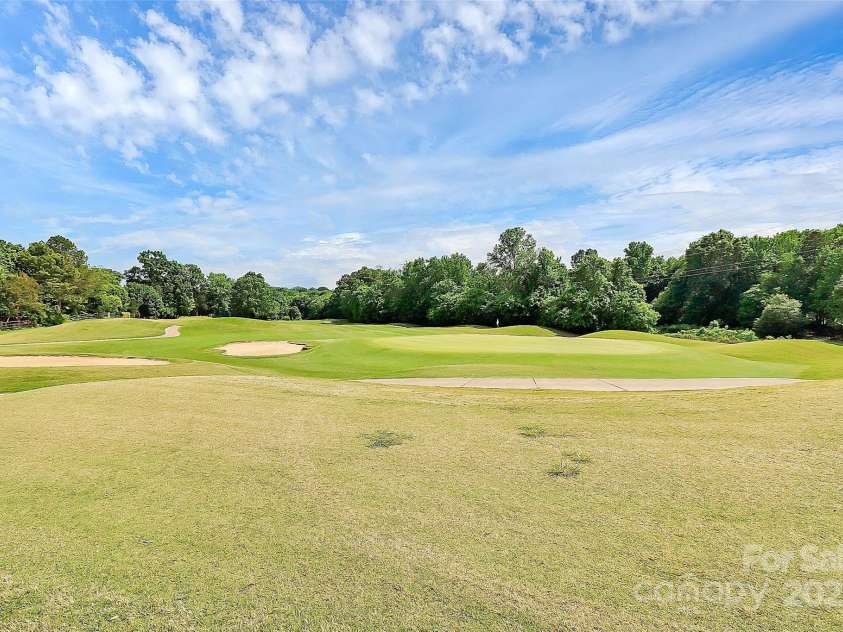 9157 Snow Hill Court, Charlotte, NC 28269.  MLS# CAR4256866, YatesRealty ID 12163. 2nd green