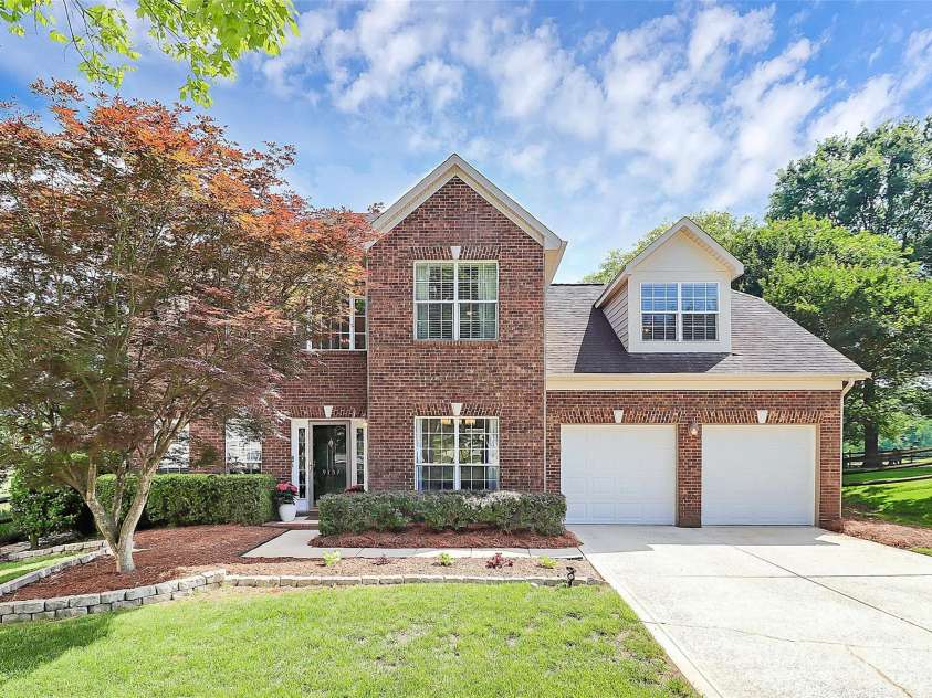 9157 Snow Hill Court, Charlotte, NC 28269.  MLS# CAR4256866, YatesRealty ID 12163. 