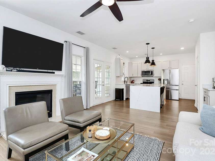 9157 Snow Hill Court, Charlotte, NC 28269.  MLS# CAR4256866, YatesRealty ID 12163. 