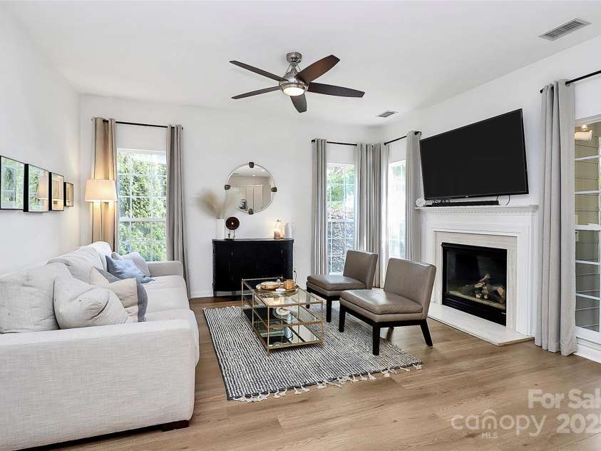 9157 Snow Hill Court, Charlotte, NC 28269.  MLS# CAR4256866, YatesRealty ID 12163. 